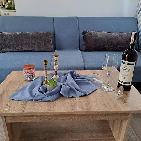 Lydia's Cozy House *