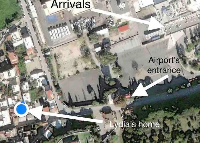 Lydia's Cozy House Apartament Paradeísion